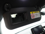 ステアリングスイッチ付きです。運転中に前方から目を離すことなく、オーディオの操作ができるので、安全な走行をサポートします。