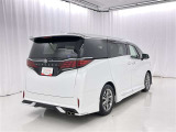 沢山乗れるのがこの車の魅力!2台で移動しないと・・・なんて時もこの車なら1台で!大活躍です♪
