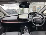 【運転席・インパネまわり】ハンドル・シート・フロアーなど隅々までプロによるクリーニング済み☆彡キレイな車内でドライブが一層快適にお楽しみいただけます!!
