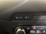 【シートヒーター】シートを温めてくれる暖房機器です!長時間座っていると負担が掛かりやすい背中や腰、または冬場などの寒い日に冷えやすい脚部に快適なぬくもりを伝えます。