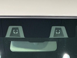 【スズキ セーフティサポート】走行中に前方の車両等を認識し、衝突しそうな時は警報とブレーキで衝突回避と被害軽減をアシスト。より安全にドライブをお楽しみいただけます。