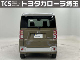 外板色はシャイニングホワイトパール/オフビートカーキメタリック2トーン(XK7)!