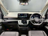 全方位で視界が広い、気持ちがよくて運転がしやすいインテリア