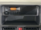 チューナーラジオ、小物入れが装備されております。