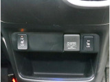 運転席と助手席には2段階温度調節可能なシートヒーターが付いています。
