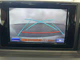 バックモニター付き。 車両後方の映像が画面に表示されるので、車庫入れが苦手な人も安心です。ただし、目視確認もお忘れなくお願いいたします。
