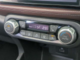 オートエアコンで温度を設定するだけで快適な車内環境を維持することができます!