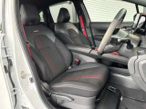 運転席シート廻りは使用感も少なく、とても良好な状態です♪さらに気持ちよくお乗り頂くために、徹底したルームクリーニングも実施しております!