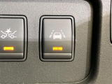 【車線逸脱防止支援システム(インテリジェントLI/LDP)】車線からはみ出しそうになると、車線内を走行するようにステアリング操作をサポートします!機能には限界があるためご注意ください。