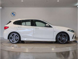 ご納車後も全国約200拠店のBMW正規ディーラーサービス工場にて保証対応いたします。お近くのBMW正規ディーラーをご案内の上、アフターメンテナンスをお受け頂けますので、安心してお乗りいただけます!!