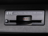 コンソール内一体型のビルトインETC装備!見た目の部分も良いですが、ETCカードの盗難防止になる設置箇所です!料金所の渋滞回避!時間帯・日によって料金の軽減を受けられます!ストレス知らずのドライブ!