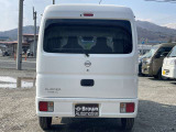 バックドアは開口部が広いので荷物の積み下ろしに便利です☆