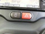 片側電動スライドドアのスイッチ付です。車内からもスイッチひとつで楽にドアの開閉が可能です。電動なので開閉時に力を使う必要がなく、半ドアになることもありません!
