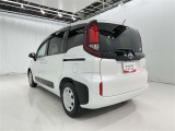 低燃費で環境にもやさしいハイブリッド車です。トヨタ専用診断機器でハイブリッドシステムを綿密に点検してあります!