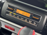 【オートエアコン】一度お好みの温度に設定すれば、車内の温度を検知し風量や温度を自動で調整。暑い&hellip;寒い&hellip;と何度もスイッチ操作をする必要はありません。快適な車内空間には必須の機能ですね♪