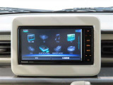 AM/FMラジオ・フルセグTV・Bluetooth機能付き。CD/DVDの再生も可能です。