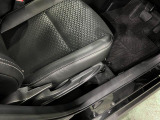 痛みの出やすい運転席シートの角、フロアマット、座面、ともに良好です