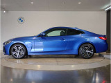 【拘りのFR】BMWが多く採用するFR車。ダイレクトでスポーティな加速感・シャープなハンドリングを実現。縦置きエンジンレイアウトにより、フラットで上質な乗り味です。