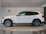 【BMWのxDrive】xDriveはいかなる状況下でも安定した走りを実現しています。 これによりストレスなく運転できることはもちろんのこと、安全性能も向上しています。