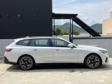 ご納車後も全国約200拠店のBMW正規ディーラーサービス工場にて保証対応いたします。お近くのBMW正規ディーラーをご案内の上、アフターメンテナンスをお受け頂けますので、安心してお乗りいただけます!!
