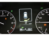 後退時ブレーキアシスト 後退時に衝突の可能性がある場合は、段階的に注意を喚起してくれます。回避操作がない場合は出力とブレーキの制御により、衝突回避、または被害を軽減してくれます