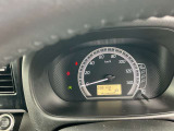 見やすいスピードメーターです。走行距離はこちらで確認できます。