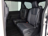 ゆとりある広々とした車内空間は、ドライブを始め買い物やレジャーなど、幅広く活躍します。一人でもみんなとでもお出かけを楽しみましょう!
