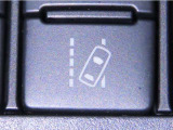 車線逸脱警報装置を装備しております。