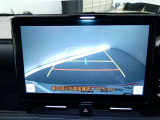 バックガイドモニターで、後方を確認しながら安心して駐車することができます。運転初心者も熟練者も必須の機能ですよ!