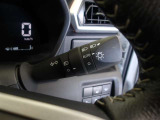 オートライト機能装備です!車外の明るさに応じて、自動的にライトの点灯・消灯をしてくれます♪