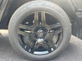 足回りは、AMG20インチアルミホイールのほか、安全装備として、横滑り防止装置・ABSシステム・トラクションコントロールを搭載。