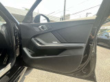 認定中古車は全車、24時間365日のロードサービスアシスタンス』が付帯します。夜間の万が一のトラブルの際にも対応でき体制が整っておりますのでご安心してお選び頂けます