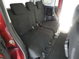 ゆとりある広々とした車内空間は、ドライブを始め買い物やレジャーなど、幅広く活躍します。一人でもみんなとでもお出かけを楽しみましょう!