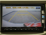 バックカメラ搭載です!車庫入れが苦手な人はもちろん、車両感覚に自信がある人にもお勧めです!見えない箇所が見えるようになるので、低い障害物や隠れてしまっている子供の存在等にも気付く事が出来ます。