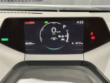 とっても見やすいメーターです。夜間時はラグジュアリーな気分にさせてくれる照明が魅力ですので、夜のドライブも楽しみになりますよ♪