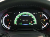 とっても見やすいメーターです。夜間時はラグジュアリーな気分にさせてくれる照明が魅力ですので、夜のドライブも楽しみになりますよ♪