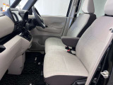 【車内ルームクリーニング済】専門スタッフにより車内はきれいにルームクリーニングを行っております。