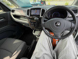 運転席からの視界が良く、インパネ周りのスイッチ類やナビゲーションが手に届きやすい機能的なレイアウトになっています。