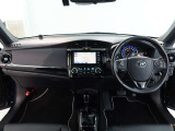 高いホールド性で運転姿勢が安定します。長距離ドライブでも疲れにくいのが魅力です。快適なドライビングライフをお送りください♪