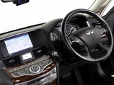 ★使いやすさや安全性を追求したステアリング周り!高級車ゆえにスイッチ類が多いのも特徴ですね!考え尽くされた配置ですぐに使いこなす事が出来ますのでご安心下さい!是非、体感してみて下さい!!