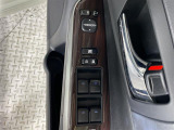 【パワーウインドウ】運転席のスイッチで、各席の窓ガラスの開閉ができます!あると便利ですよね!