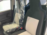 フロントシートです。ゆったり運転ができます。長距離ドライブもラクラク♪♪