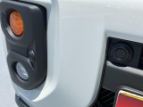 前方・後方の車両周辺にある物体から反射してくる超音波を受信して距離を把握する【超音波センサー】。
