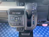家庭用エアコン同様に温度設定するだけで室内温度を快適に保ってくれる フルオートエアコンを装備しています!