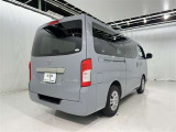 広々とした車内空間に優れた燃費性能。更にデザインも上質で人気のお車です!