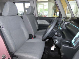 見通しのよいすっきりとした視界で、誰でも運転しやすいです。運転のしやすさは疲れにくさにも繋がりますよ♪