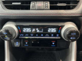 前席シートヒーター/シートベンチレーション装備。 寒い日にはぬくもりを伝え、暑い日には冷涼感をもたらしてくれます。より快適な運転を(^O^)/