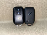 【スマートキー】キーを取り出さずにドアを施錠&解錠。クルマの始動も可能です。