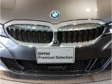 【キドニーグリル】BMWは約90年もの間、ほぼ全ての車両にひと目でBMWだと分かるこの特徴的なフロントグリルが備えられ、デザイン・アイコンとして親しまれてきました。