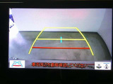 バックモニター付き。 車両後方の映像が画面に表示されるので、車庫入れが苦手な人も安心です。ただし、目視確認もお忘れなくお願いいたします。